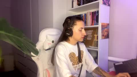 Monica online show from June 19, 2026, 6:34 pm