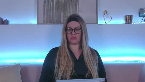 Maria online show from February 1, 2025, 2:37 am