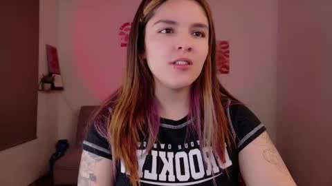 mariangeel_ online show from October 27, 2025, 11:09 pm