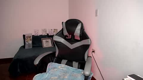 Mariana online show from November 16, 2025, 3:12 am