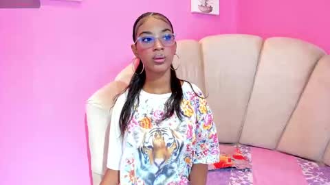 marianrosse online show from September 15, 2025, 7:25 pm