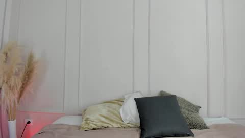 Maria Pettit online show from April 15, 2026, 8:43 am