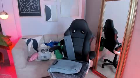 marie_bass online show from February 20, 2026, 1:11 pm