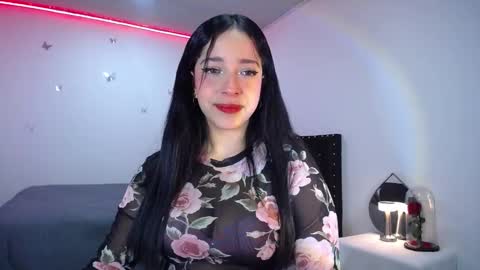 Nicolle online show from December 23, 2024, 2:56 am