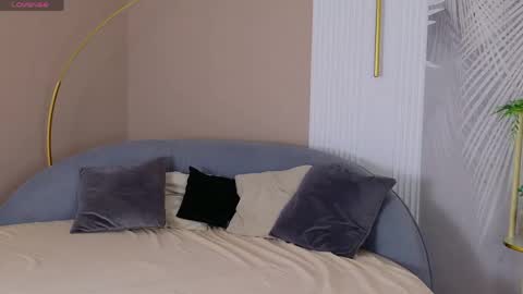 Marie LEAVE YOUR  WITH ME online show from May 23, 2026, 5:23 am