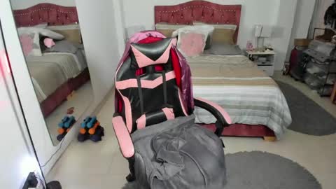 Snapshot of marie_mature chatting on April 29, 2026, 11:33 pm marie online show from April 29, 2026, 11:33 pm