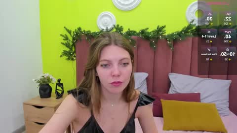 Snapshot of marie_reyes_ chatting on December 14, 2024, 5:29 am Mary 3 online show from December 14, 2024, 5:29 am