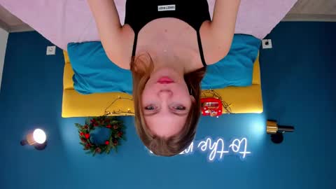 Snapshot of marie_reyes_ chatting on December 16, 2024, 1:42 am Mary 3 online show from December 16, 2024, 1:42 am