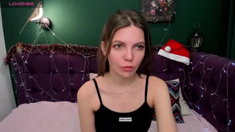 Snapshot of marie_reyes_ chatting on December 25, 2024, 1:42 am Mary 3 online show from December 25, 2024, 1:42 am