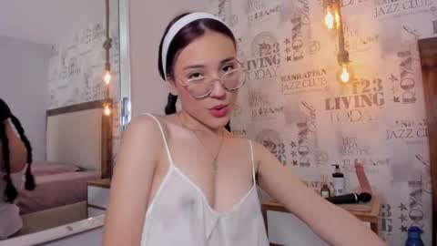 MARIE  online show from November 14, 2025, 12:37 pm