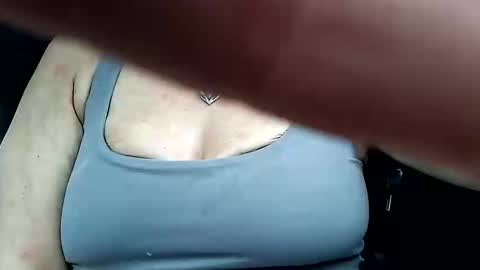 Snapshot of mariecastle517 chatting on April 10, 2026, 7:29 pm mariecastle517 online show from April 10, 2026, 7:29 pm