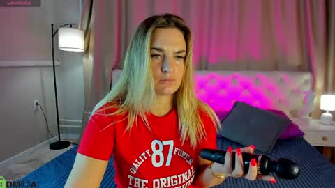 Mariel online show from April 3, 2026, 1:47 am