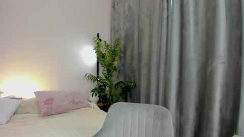 Mariel online show from May 29, 2026, 1:36 am