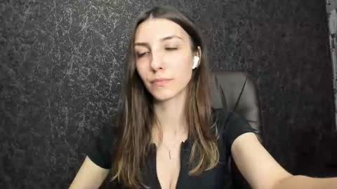 Snapshot of marielleanker chatting on September 14, 2025, 9:25 pm marielleanker online show from September 14, 2025, 9:25 pm