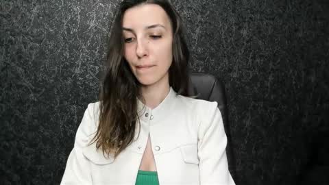 Snapshot of marielleanker chatting on October 7, 2025, 11:46 pm marielleanker online show from October 7, 2025, 11:46 pm