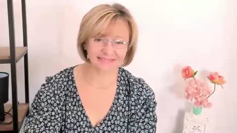 MarieMature online show from June 17, 2026, 5:43 am