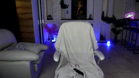 mariemlui online show from May 11, 2026, 2:45 pm
