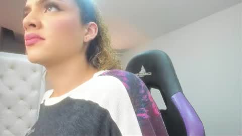 Snapshot of mariiahneedles chatting on June 14, 2026, 12:41 am mariiahneedles online show from June 14, 2026, 12:41 am