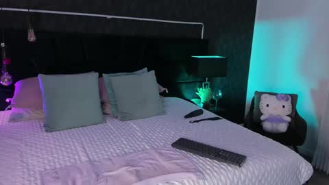 Mariana online show from March 6, 2025, 2:18 pm