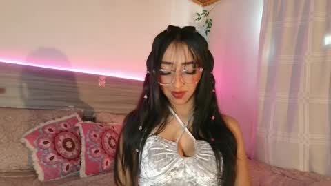 Luna Dulk online show from April 5, 2026, 4:59 pm