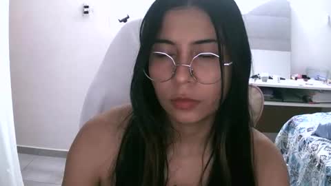 marilove40925 online show from November 10, 2025, 10:09 pm