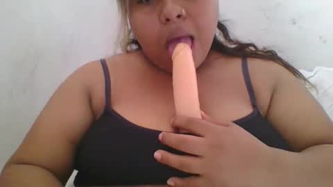 marilyn_porto online show from April 1, 2026, 6:49 pm