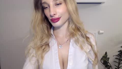 MarilynDevilish online show from January 22, 2025, 6:41 pm