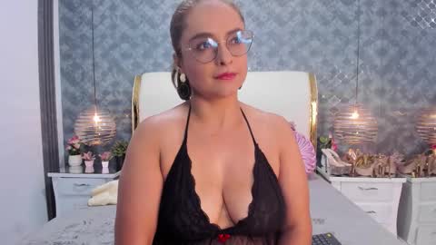 Snapshot of marilynvega77 chatting on January 16, 2026, 8:57 pm Marilyn Vega online show from January 16, 2026, 8:57 pm