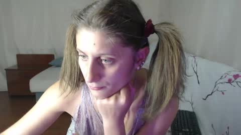 Snapshot of marina1995d chatting on April 22, 2026, 6:53 pm FOREVER YOURS online show from April 22, 2026, 6:53 pm