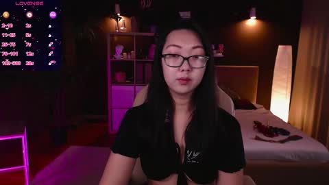 Marine  online show from November 3, 2025, 2:07 pm