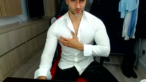 MarisMuscle online show from September 19, 2025, 7:14 pm
