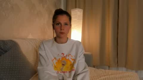 Molly online show from October 9, 2025, 6:06 pm