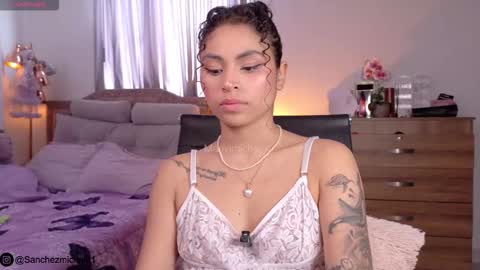    online show from October 21, 2025, 7:14 pm