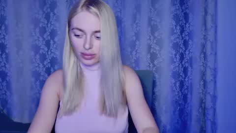 Snapshot of mariwell chatting on June 17, 2026, 11:38 pm mariwell online show from June 17, 2026, 11:38 pm