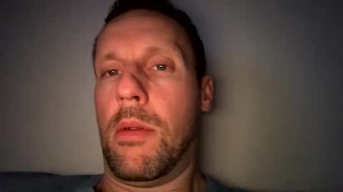 Mark online show from December 17, 2025, 10:27 pm