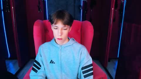 Mark online show from November 3, 2025, 11:00 am