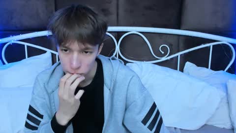 Mark online show from May 26, 2026, 12:23 pm