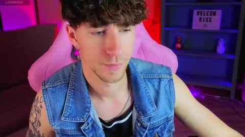 Snapshot of mark_caron chatting on October 19, 2025, 8:20 pm mark_caron online show from October 19, 2025, 8:20 pm