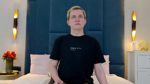 Mark online show from April 14, 2026, 2:28 am