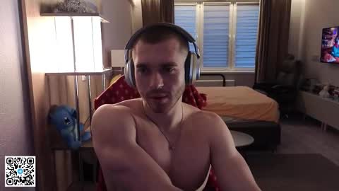 Mark online show from November 4, 2025, 1:54 pm