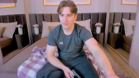 Snapshot of mark_yeti chatting on November 20, 2025, 12:38 pm Mark online show from November 20, 2025, 12:38 pm