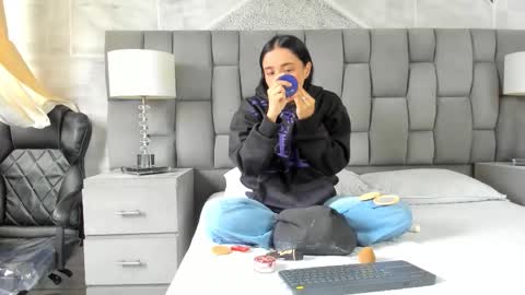 Snapshot of markandphilip chatting on October 25, 2025, 12:13 pm markandphilip online show from October 25, 2025, 12:13 pm