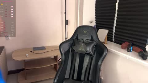 Mark online show from December 21, 2025, 2:35 pm