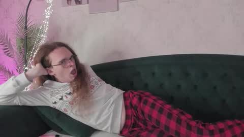 Mark online show from December 21, 2025, 7:04 am