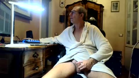 Snapshot of markmarkmark00 chatting on January 1, 2025, 4:29 pm markmarkmark00 online show from January 1, 2025, 4:29 pm