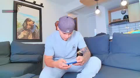 Sebastian online show from October 27, 2025, 7:40 pm