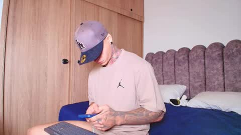 Sebastian online show from November 12, 2025, 8:15 am