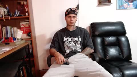 Sebastian online show from November 19, 2025, 10:54 pm