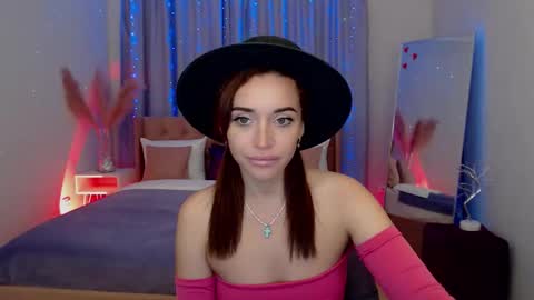 MarlaDewis online show from September 25, 2025, 7:28 pm