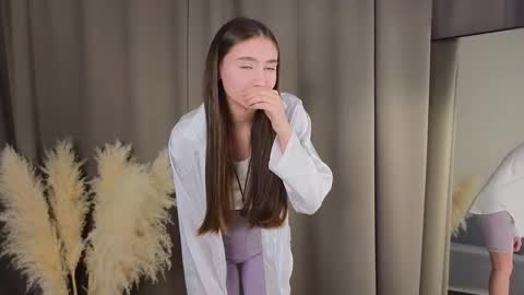 Eva online show from November 13, 2025, 1:37 am